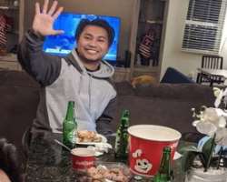 Kimchi (YouTuber) consuming alcohol